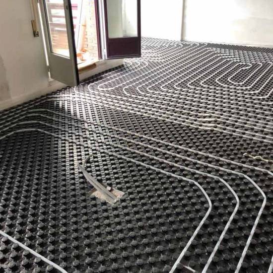 suelo radiante por tubería de agua